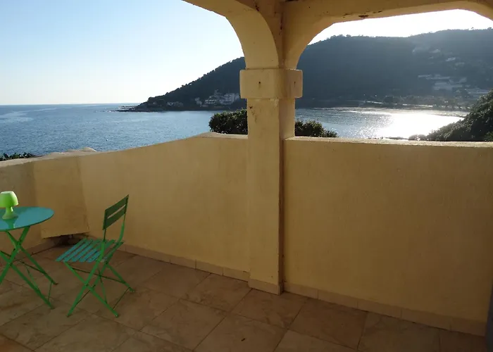 Villa De La