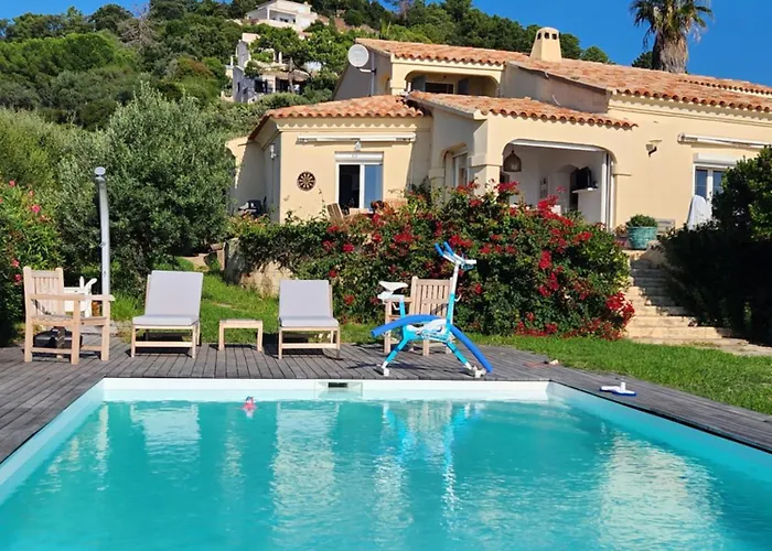 Villa De La *