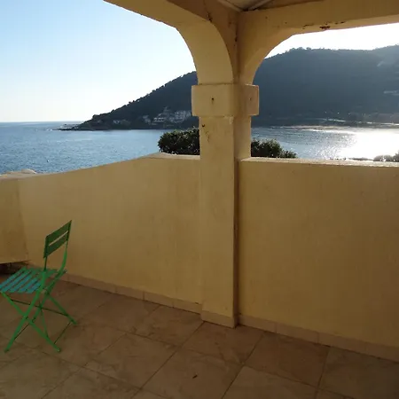 Villa De La