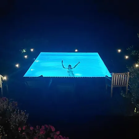 Villa De La *
